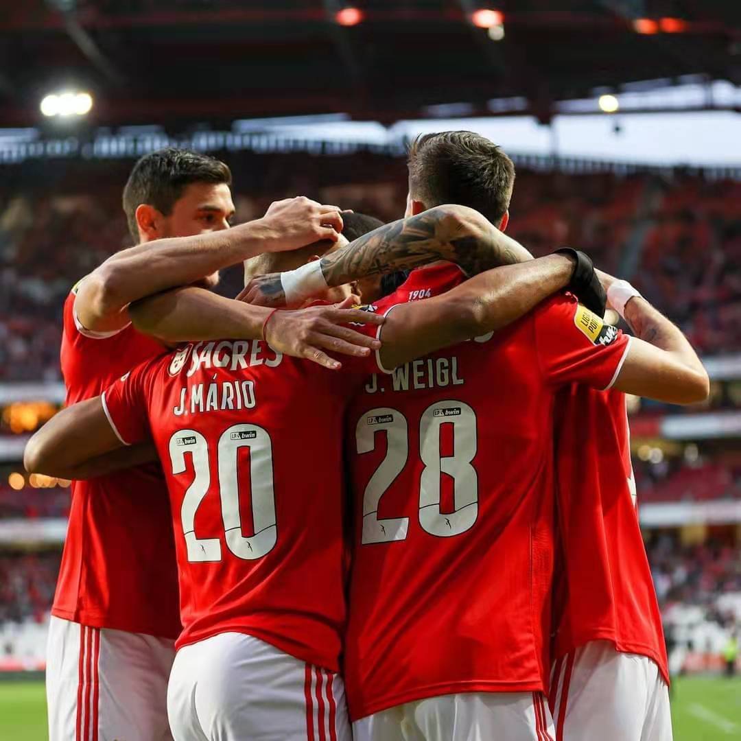 详细阅读:米兰体育入口 - 加时末段葡萄牙体育复出首秀——欧超杯节点到来;媒体盛赞;更衣室氛围转暖 米兰体育入口 - 加时末段葡萄牙体育复出首秀——欧超杯节点到来;媒体盛赞;更衣室氛围转暖