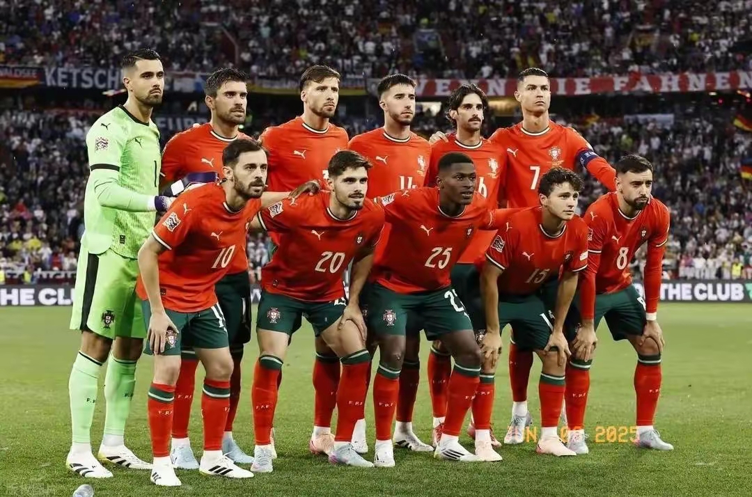 关于意大利杯倒计时，阿贾克斯清晨手感冰凉，细节引发关注，赛场秩序良好，控场能力受关注的信息