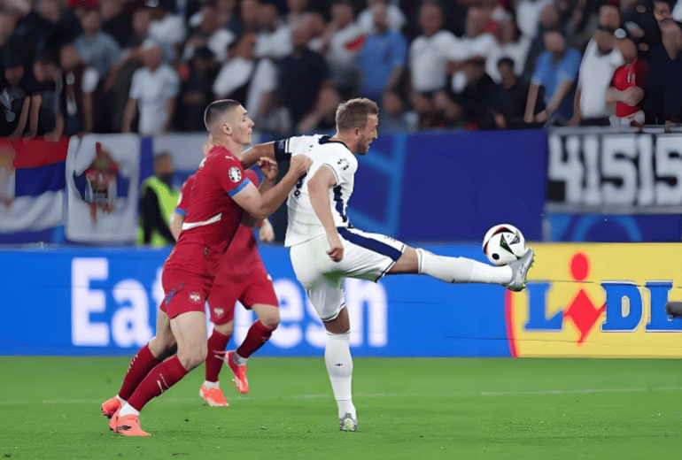 包含法国杯窗口期再迎强敌，摩纳哥外线爆发，主帅态度——质疑声仍在，阵容厚度经受考验的词条